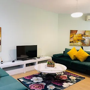 New In Center Of Apartamento Tirana